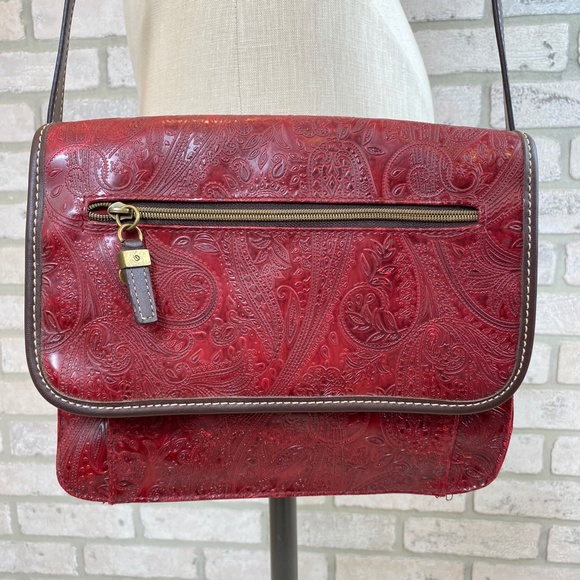 Relic Red Paisley Relic Medium Crossbody Purse Bag - Picture 2 of 12